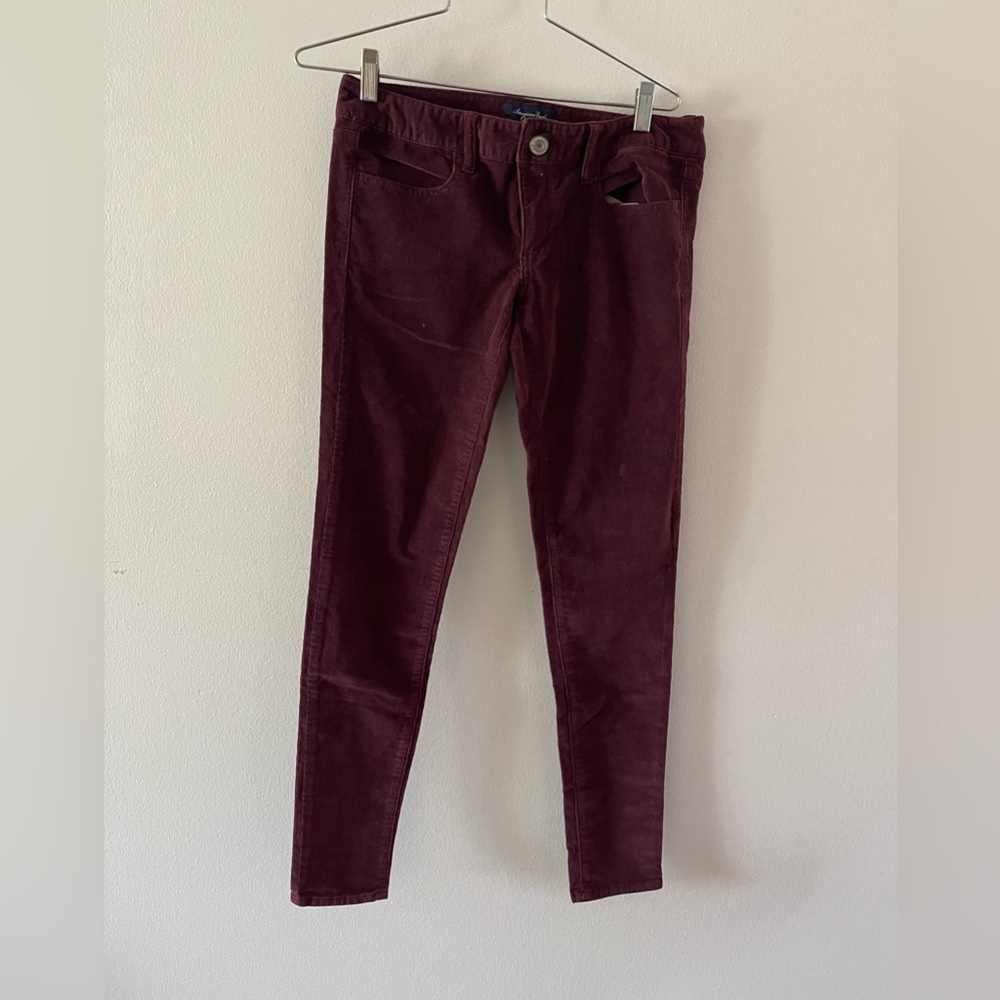 American Eagle Outfitters burgundy corduroy, sz 6